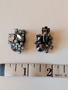 Vintage-Inspired Gunmetal Clip-On Earrings with Clear and Pearl Accents
